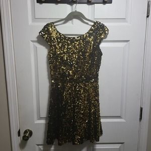 Womens sequin Cocktail dress Size medium #023